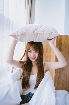 女人张开腿让男人添